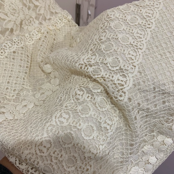 Cream lace dress - Picture 6 of 8